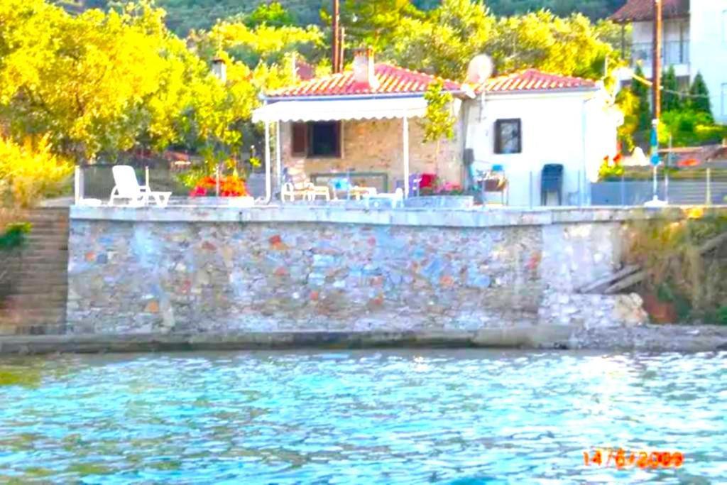 Villa Little Bit Of Heaven Sourpi Exterior foto